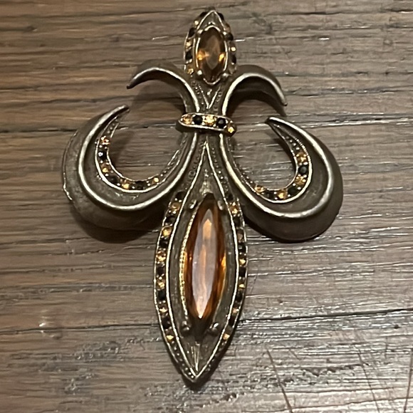 Pin Collection - Picture 5 of 6